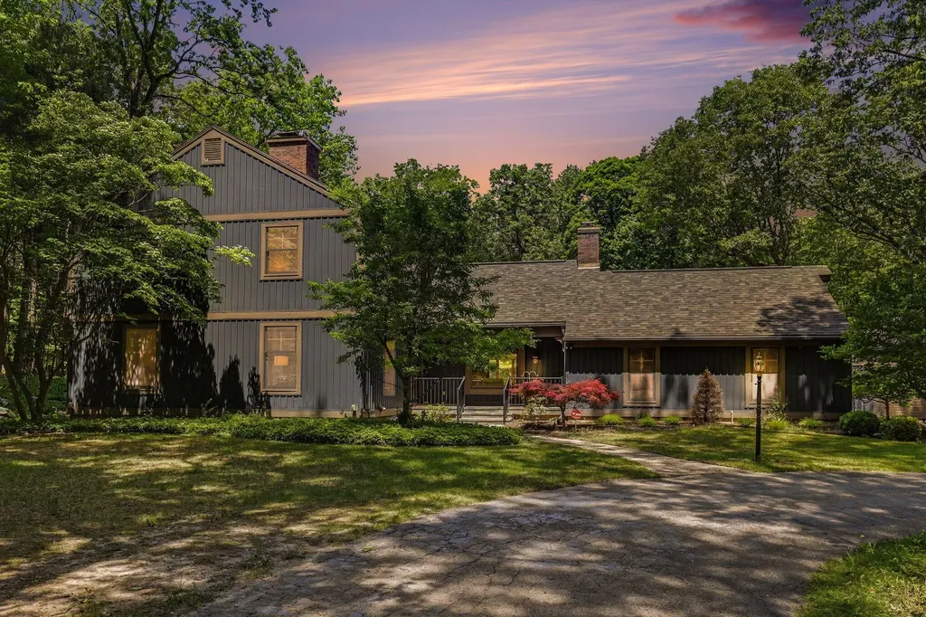 385 Greentree Lane NE Ada Township MI 49301