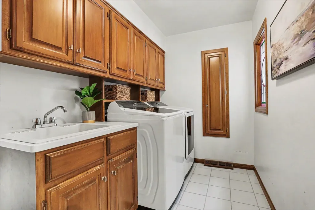 385 Greentree Lane NE Ada Township MI 49301