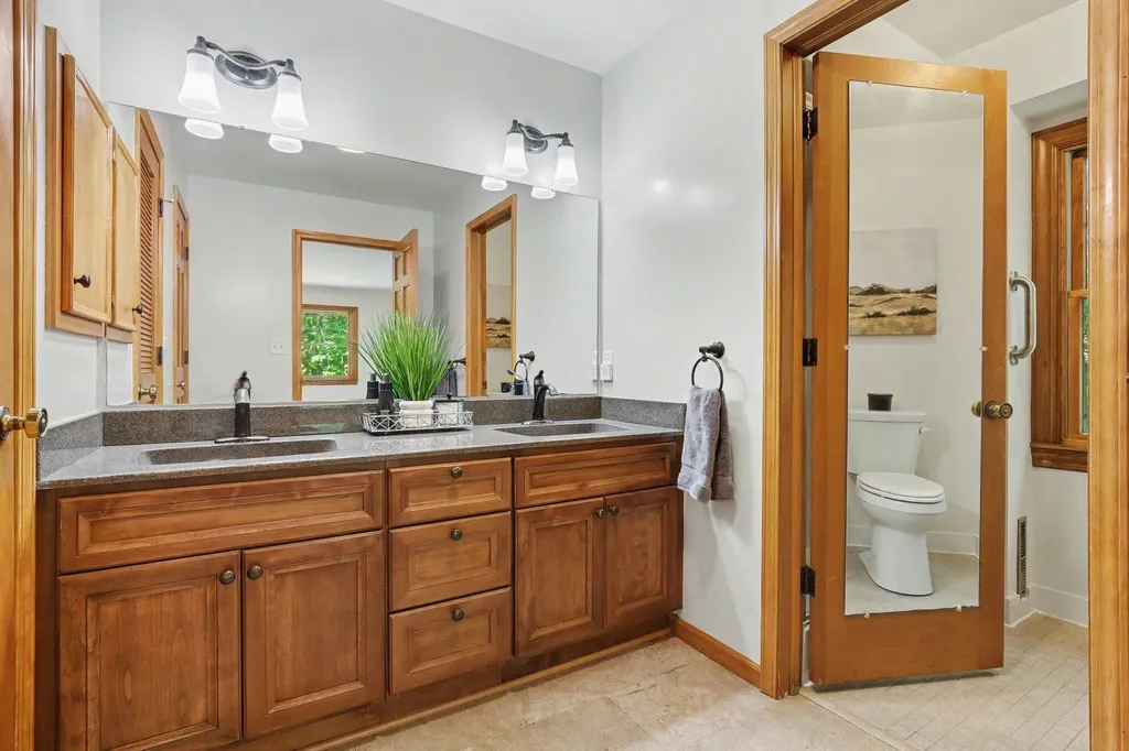 385 Greentree Lane NE Ada Township MI 49301