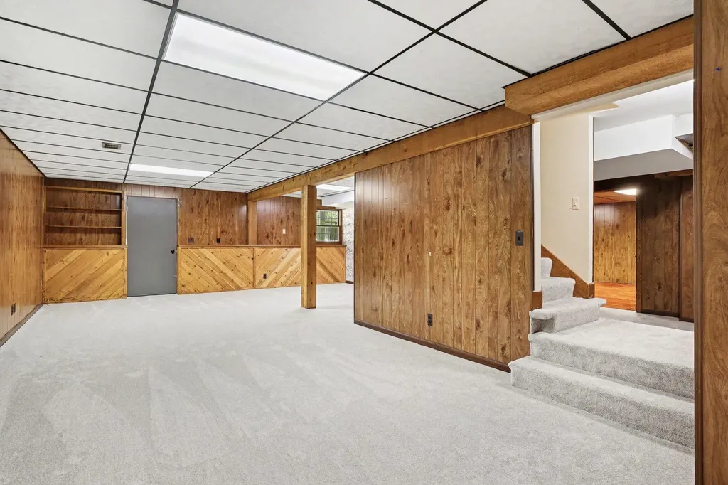 385 Greentree Lane NE Ada Township MI 49301