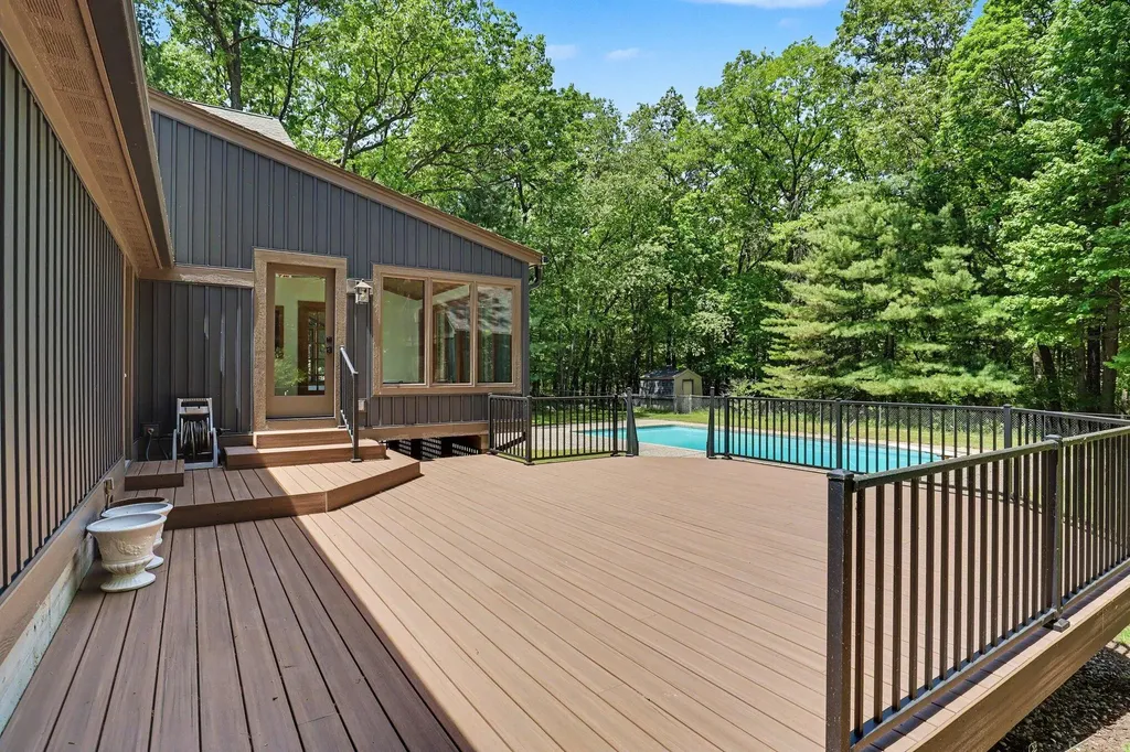385 Greentree Lane NE Ada Township MI 49301