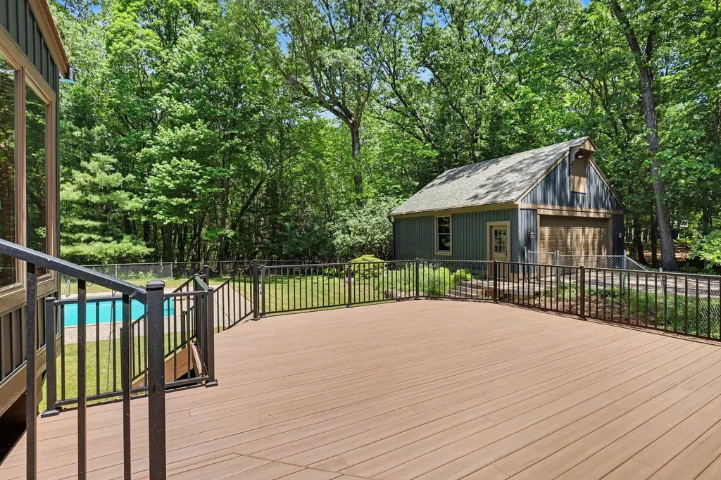 385 Greentree Lane NE Ada Township MI 49301
