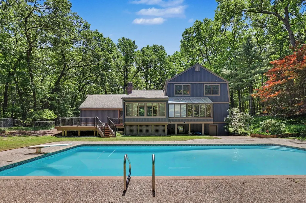 385 Greentree Lane NE Ada Township MI 49301