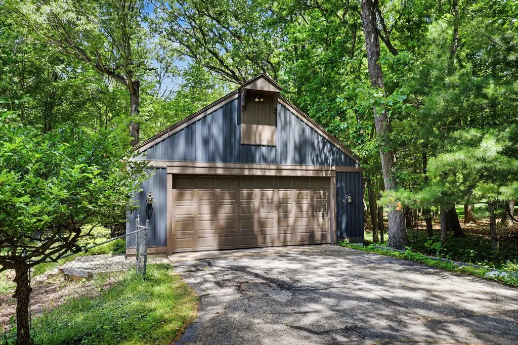 385 Greentree Lane NE Ada Township MI 49301