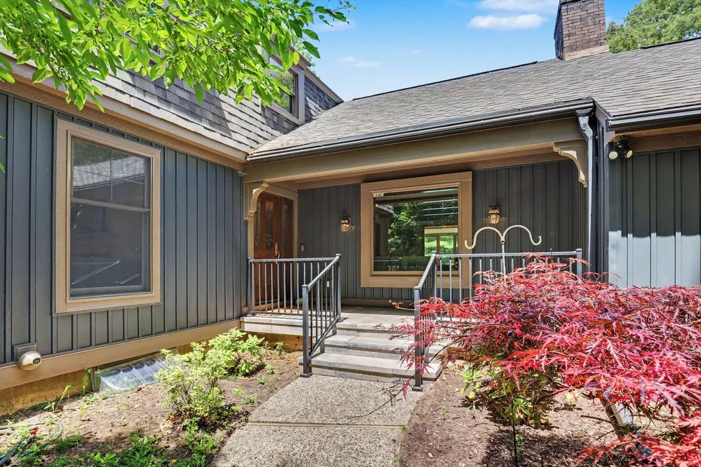 385 Greentree Lane NE Ada Township MI 49301