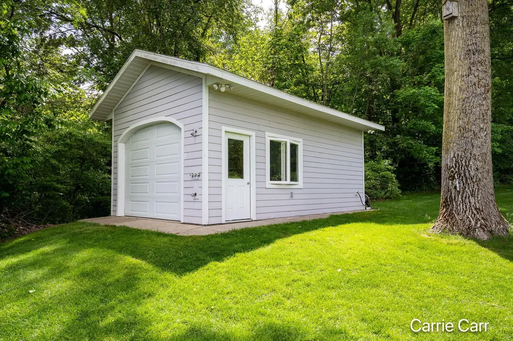8170 Freska Lake Drive NE Plainfield Charter Township MI 49321