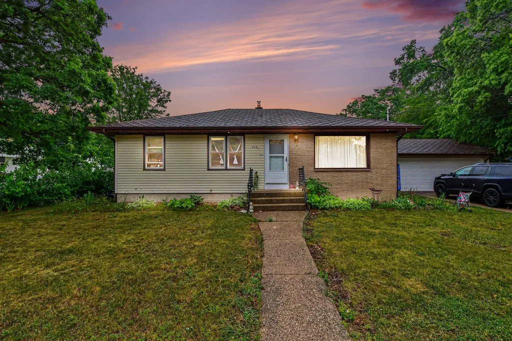 4761 Grantwood Avenue SE Kentwood City MI 49508