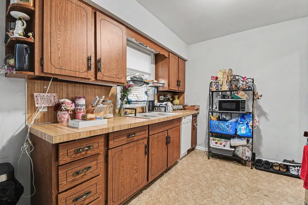4761 Grantwood Avenue SE Kentwood City MI 49508