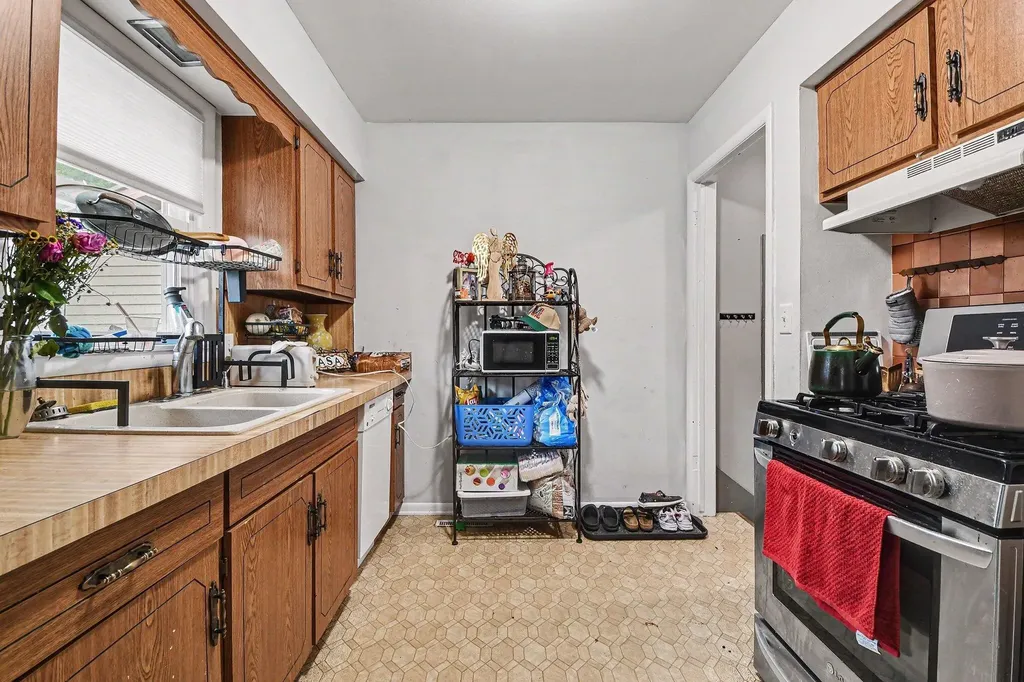 4761 Grantwood Avenue SE Kentwood City MI 49508