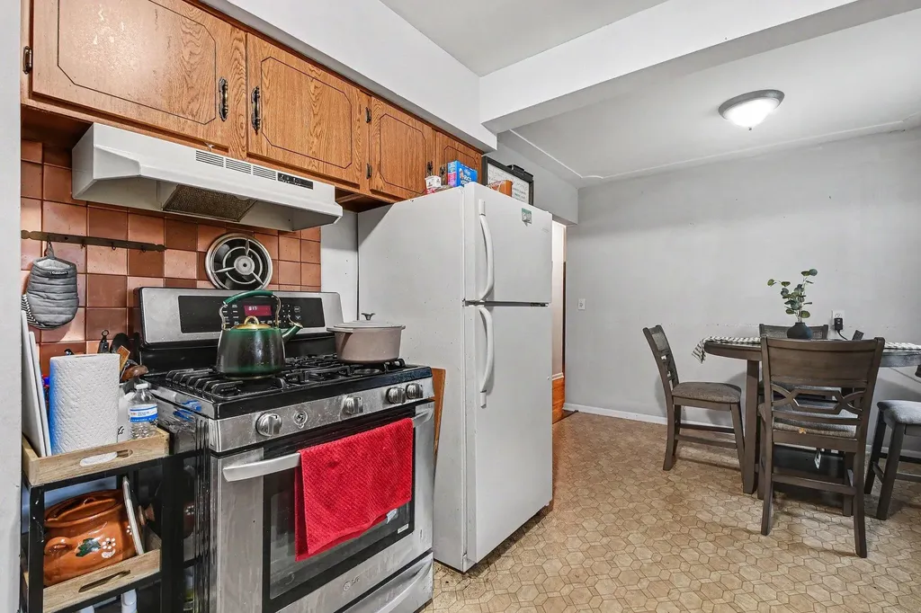 4761 Grantwood Avenue SE Kentwood City MI 49508