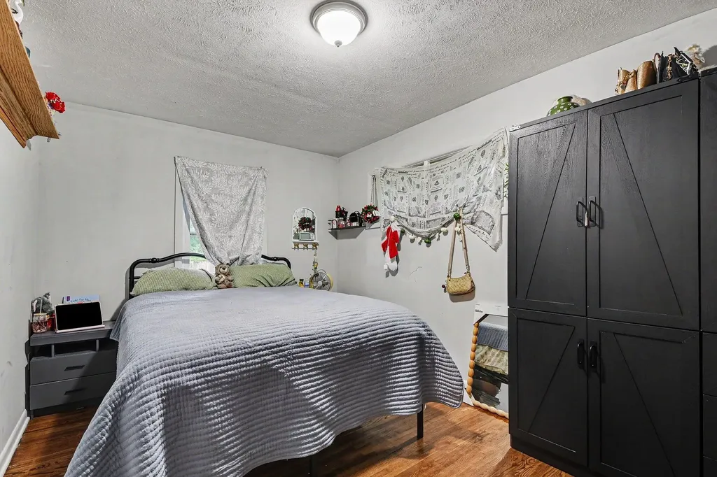 4761 Grantwood Avenue SE Kentwood City MI 49508