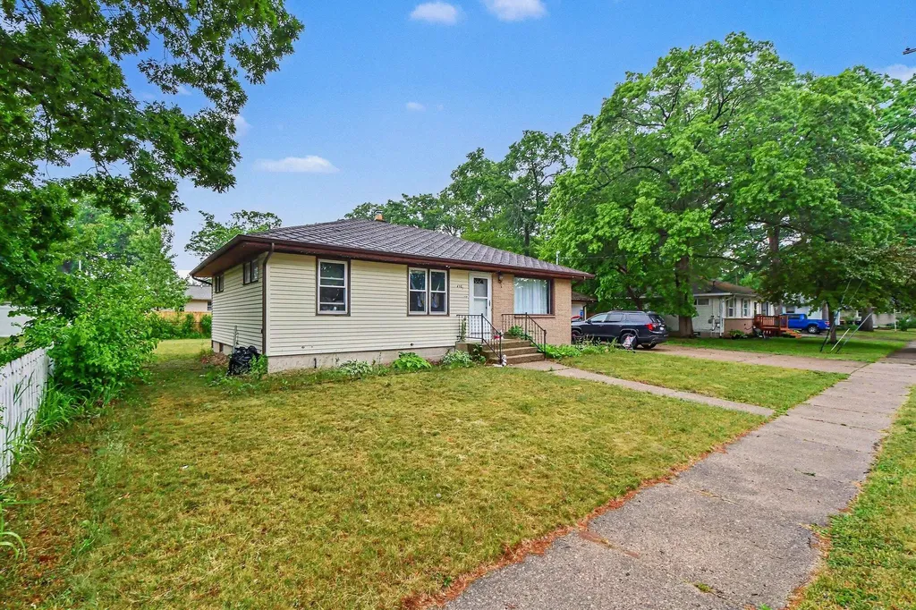 4761 Grantwood Avenue SE Kentwood City MI 49508
