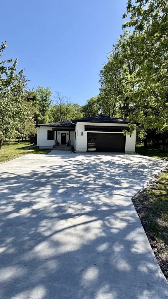 1810 Leonard Street NW Tallmadge Charter Township MI 49534