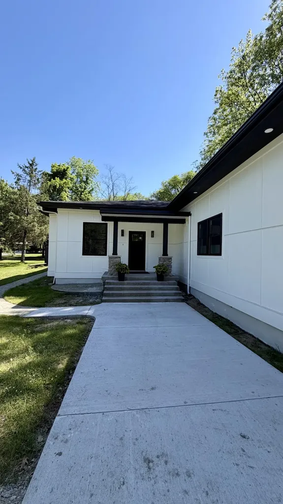 1810 Leonard Street NW Tallmadge Charter Township MI 49534