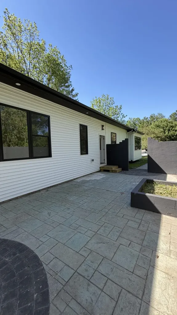 1810 Leonard Street NW Tallmadge Charter Township MI 49534