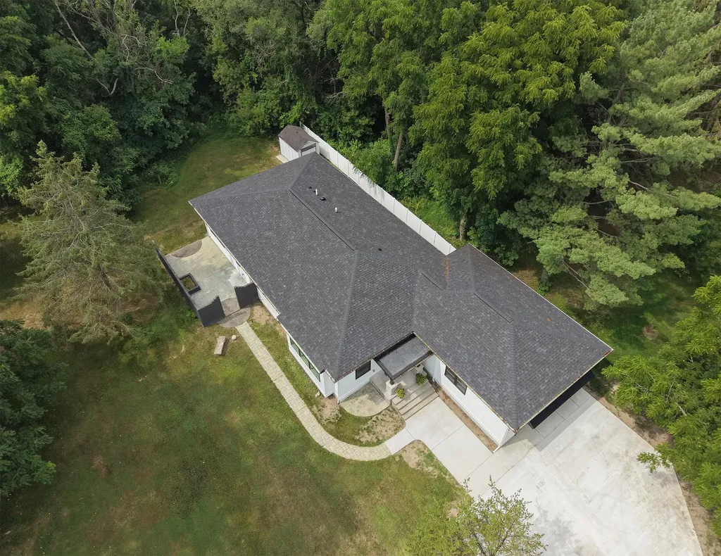 1810 Leonard Street NW Tallmadge Charter Township MI 49534