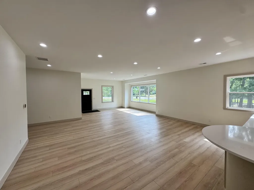 1810 Leonard Street NW Tallmadge Charter Township MI 49534