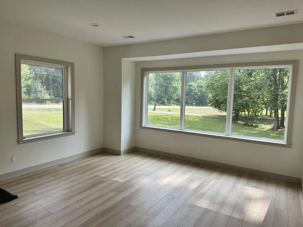1810 Leonard Street NW Tallmadge Charter Township MI 49534