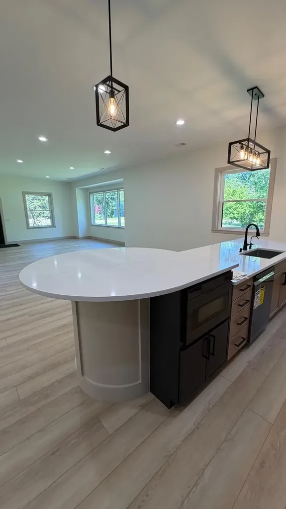 1810 Leonard Street NW Tallmadge Charter Township MI 49534