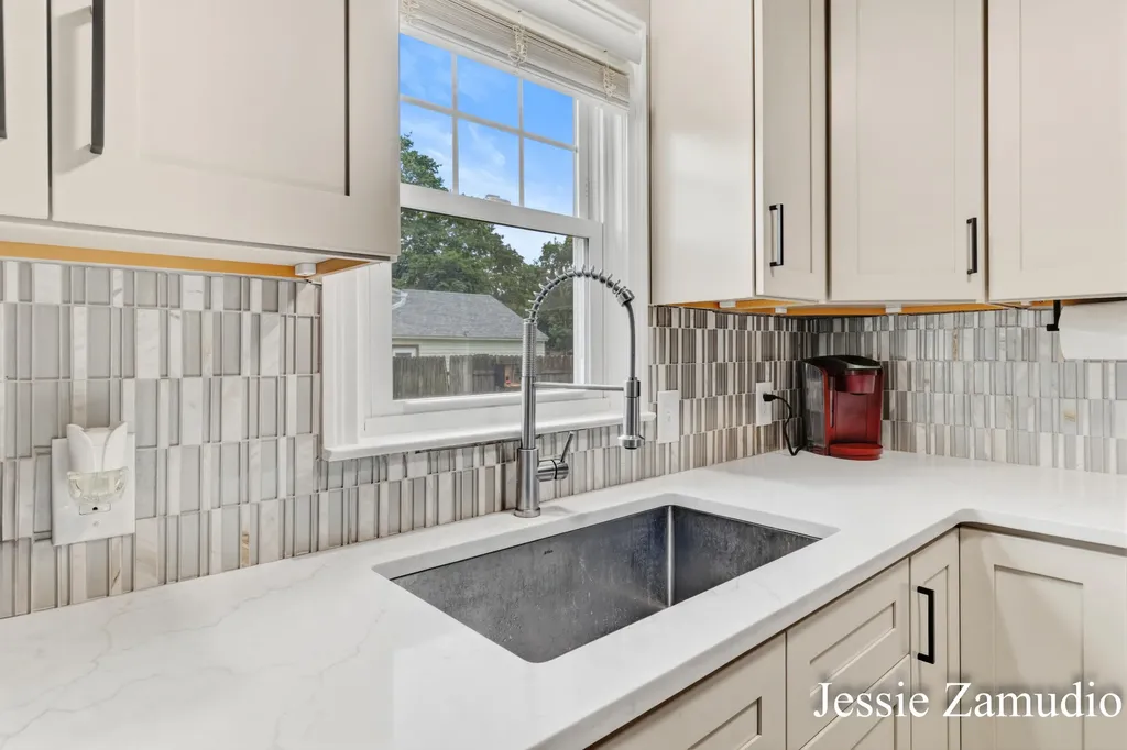 860 40th Street SW Wyoming City MI 49509