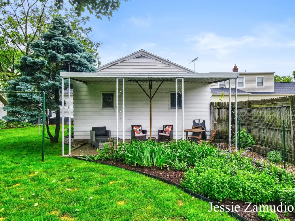 860 40th Street SW Wyoming City MI 49509