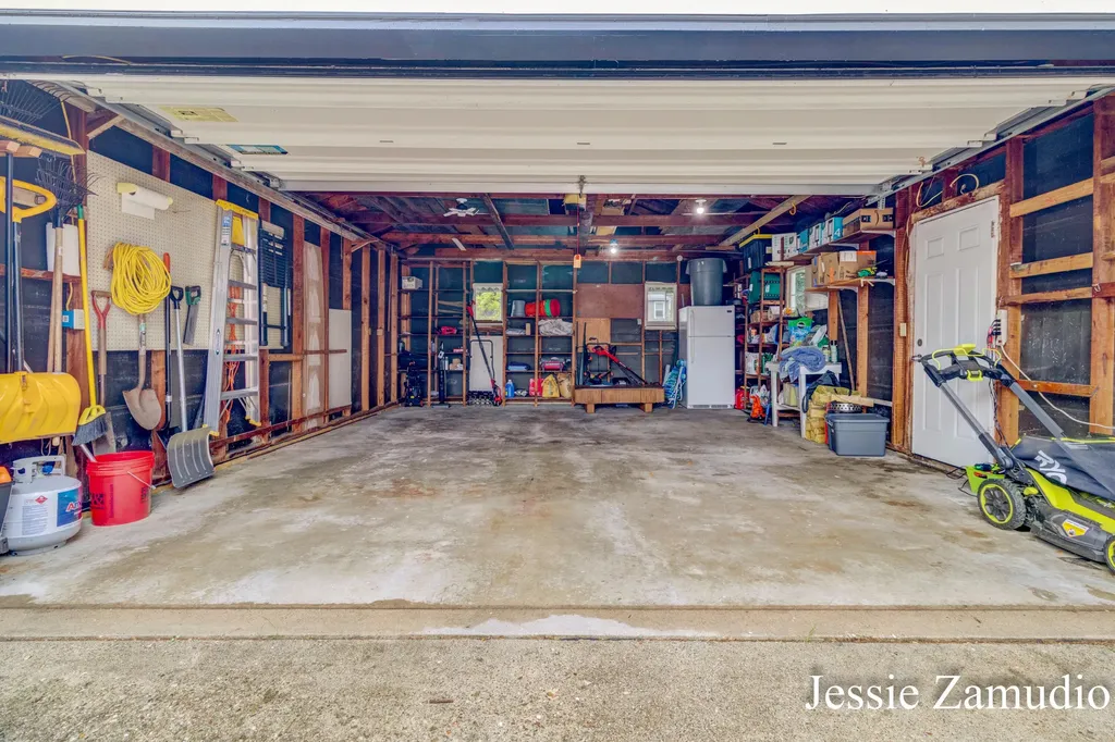 860 40th Street SW Wyoming City MI 49509