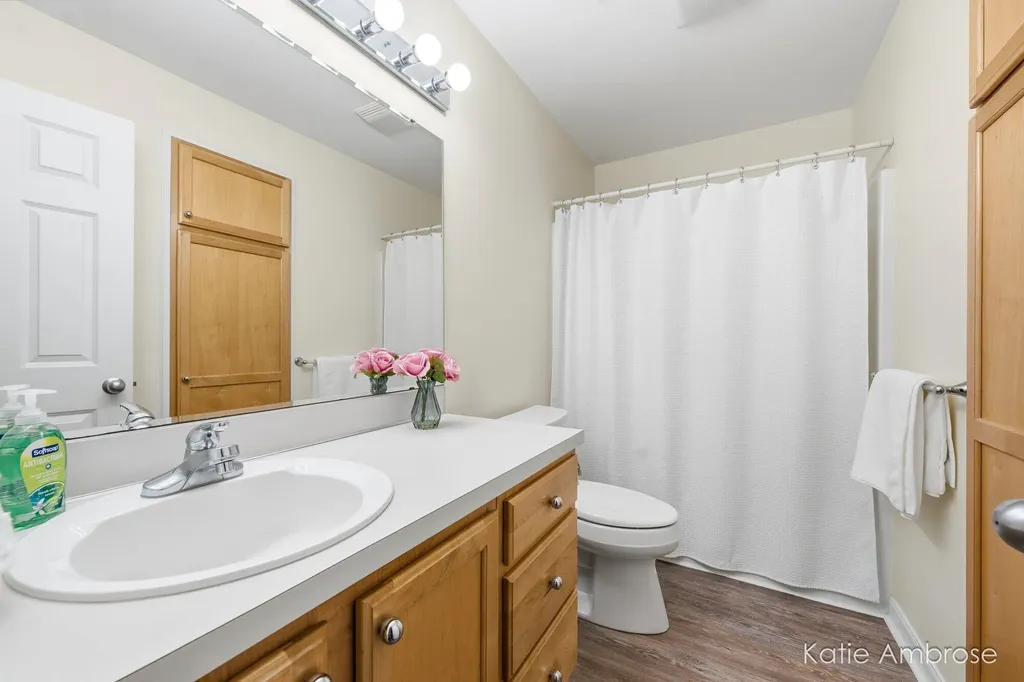 1683 Pinehill Drive Rutland Charter Township MI 49058