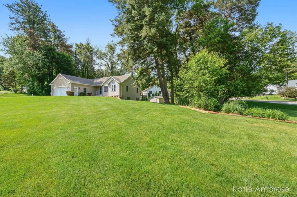 1683 Pinehill Drive Rutland Charter Township MI 49058
