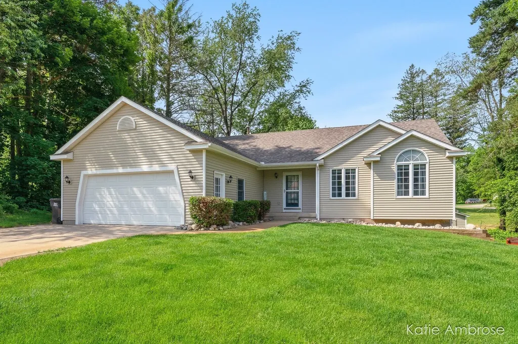 1683 Pinehill Drive Rutland Charter Township MI 49058