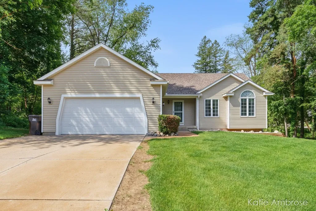 1683 Pinehill Drive Rutland Charter Township MI 49058