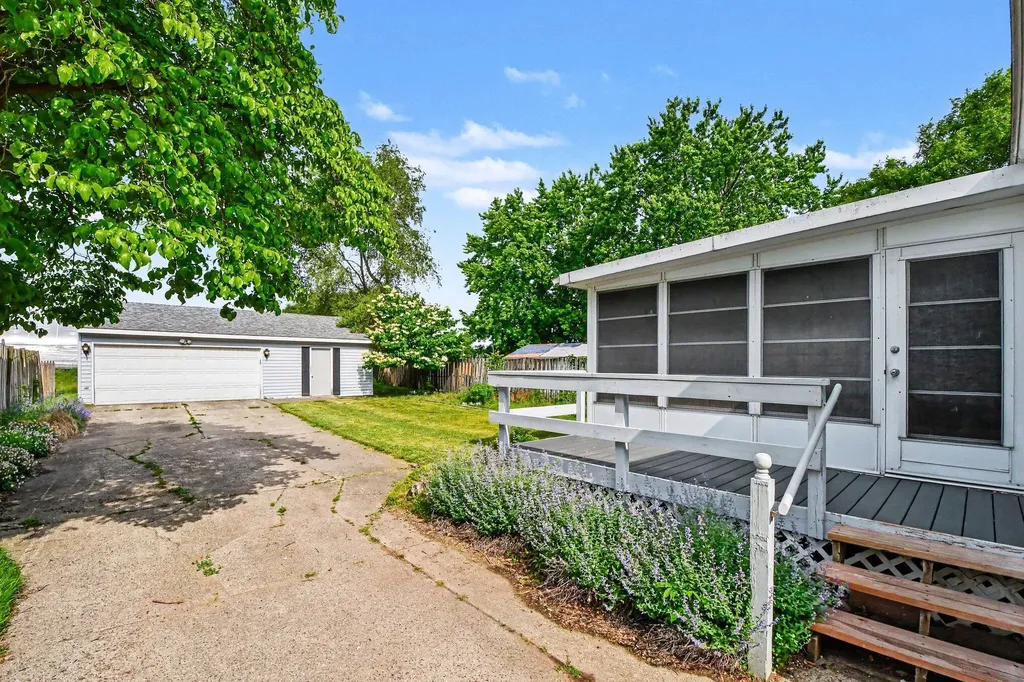 2909 Union Avenue SE Wyoming City MI 49548