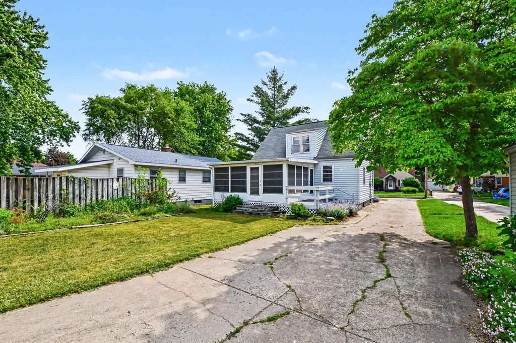2909 Union Avenue SE Wyoming City MI 49548