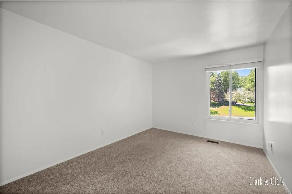 3014 Chapshire Drive SE Cascade Charter Township MI 49546