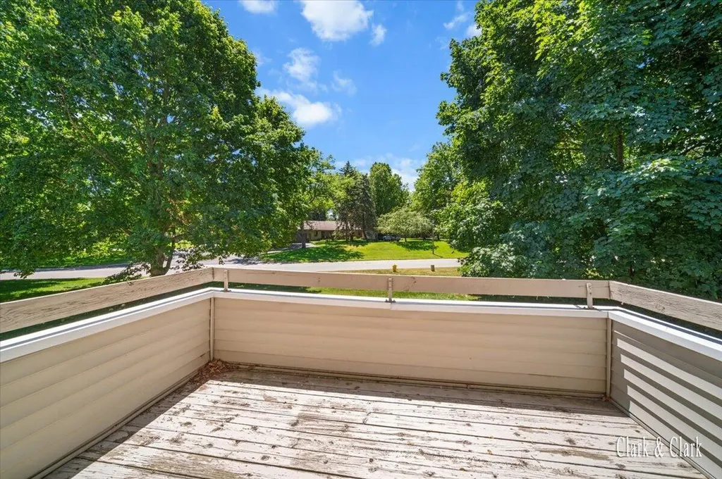 3014 Chapshire Drive SE Cascade Charter Township MI 49546
