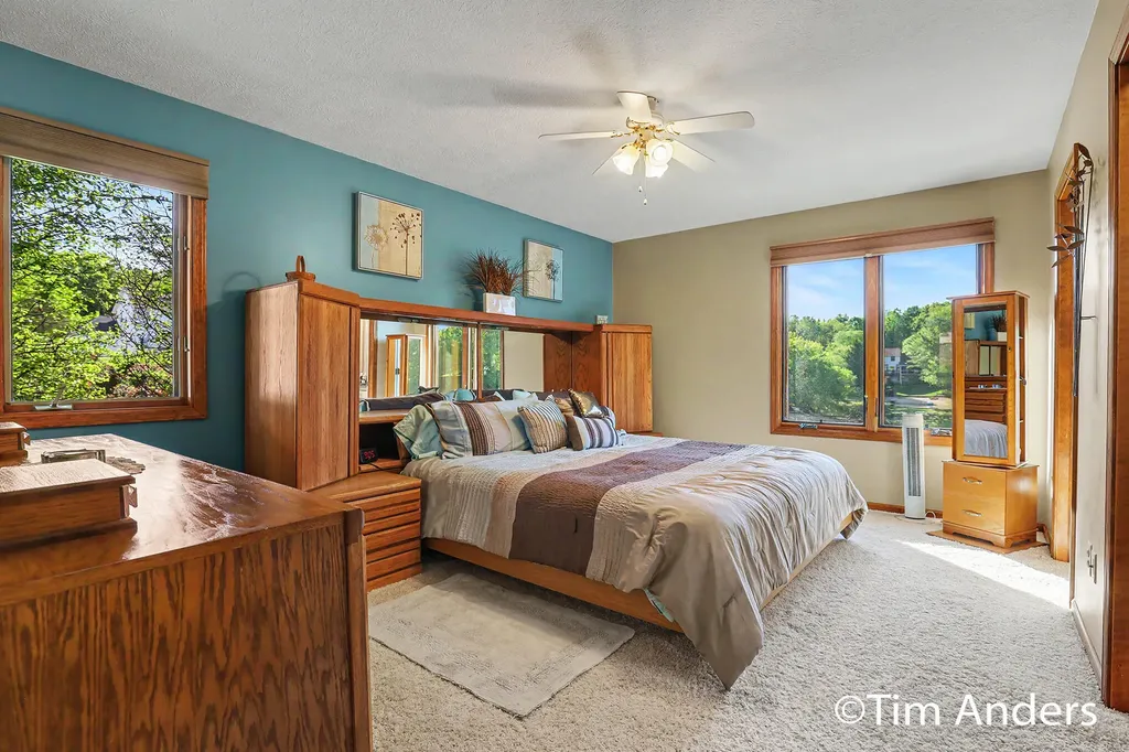 6090 Arroyo Vista Drive NE Cannon Township MI 49341