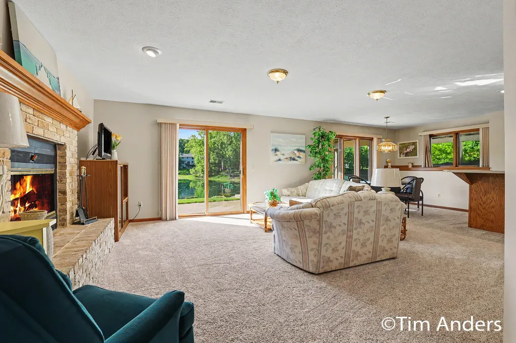6090 Arroyo Vista Drive NE Cannon Township MI 49341