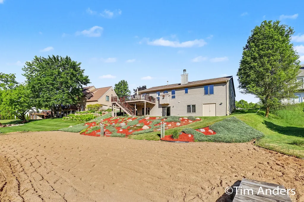 6090 Arroyo Vista Drive NE Cannon Township MI 49341