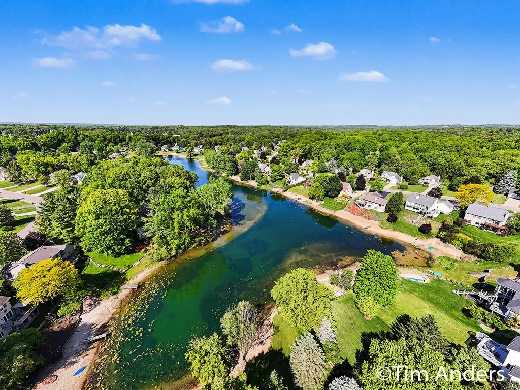 6090 Arroyo Vista Drive NE Cannon Township MI 49341