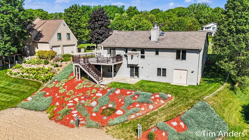 6090 Arroyo Vista Drive NE Cannon Township MI 49341