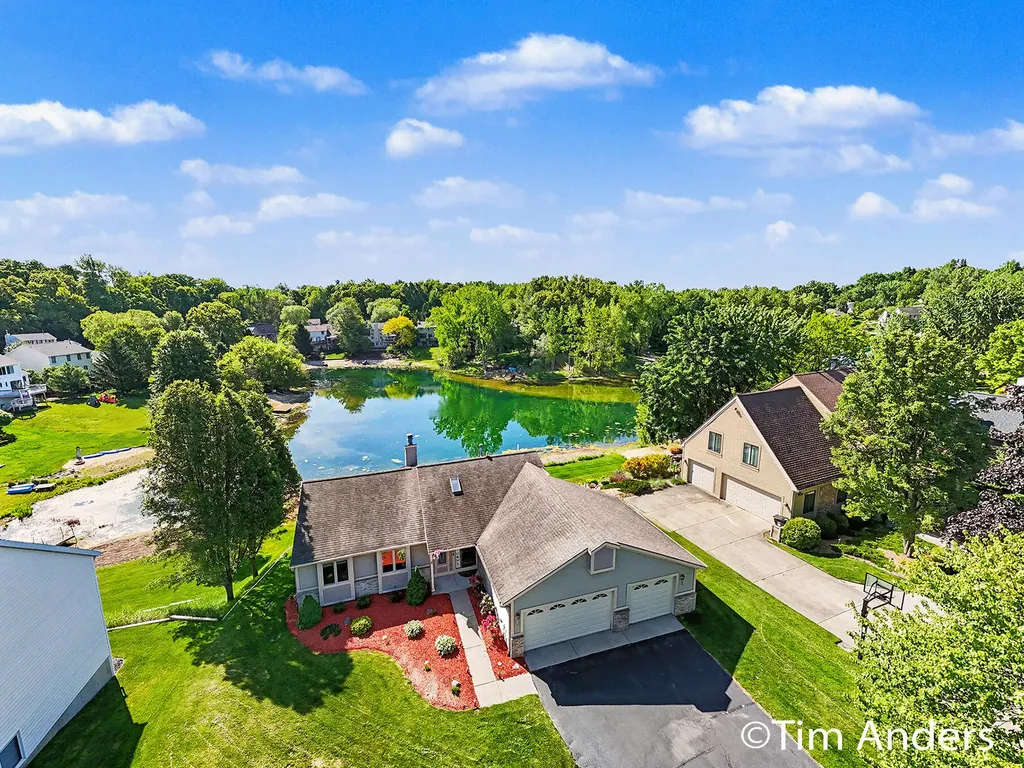 6090 Arroyo Vista Drive NE Cannon Township MI 49341