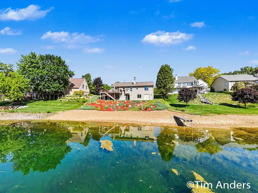 6090 Arroyo Vista Drive NE Cannon Township MI 49341