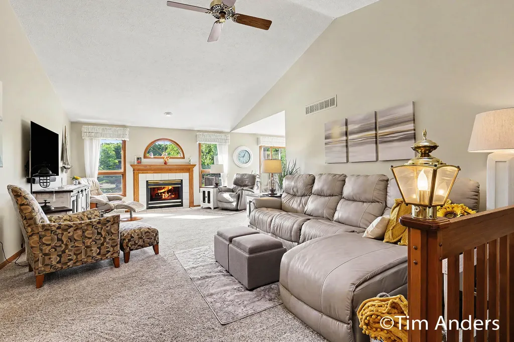 6090 Arroyo Vista Drive NE Cannon Township MI 49341