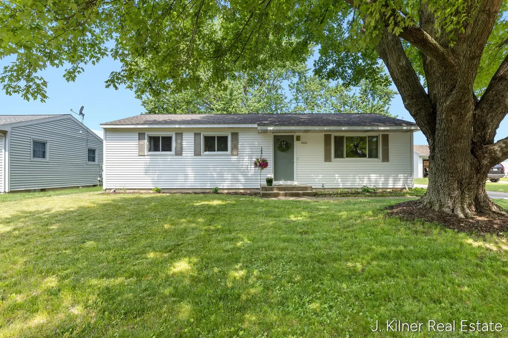 1500 Carol Lynne Drive Lowell City MI 49331