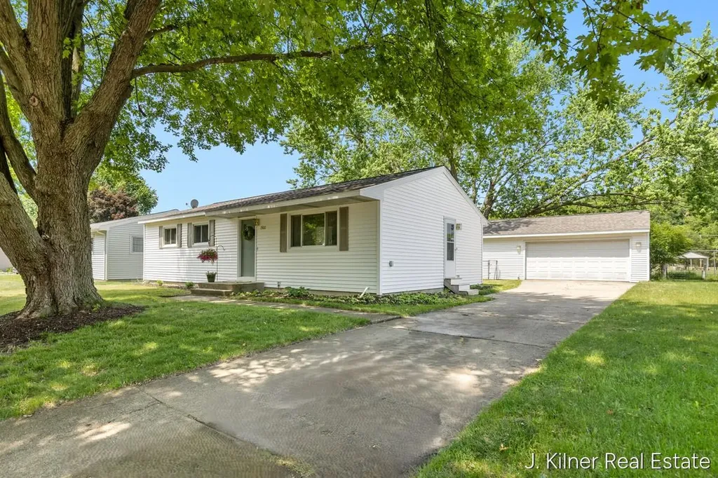 1500 Carol Lynne Drive Lowell City MI 49331