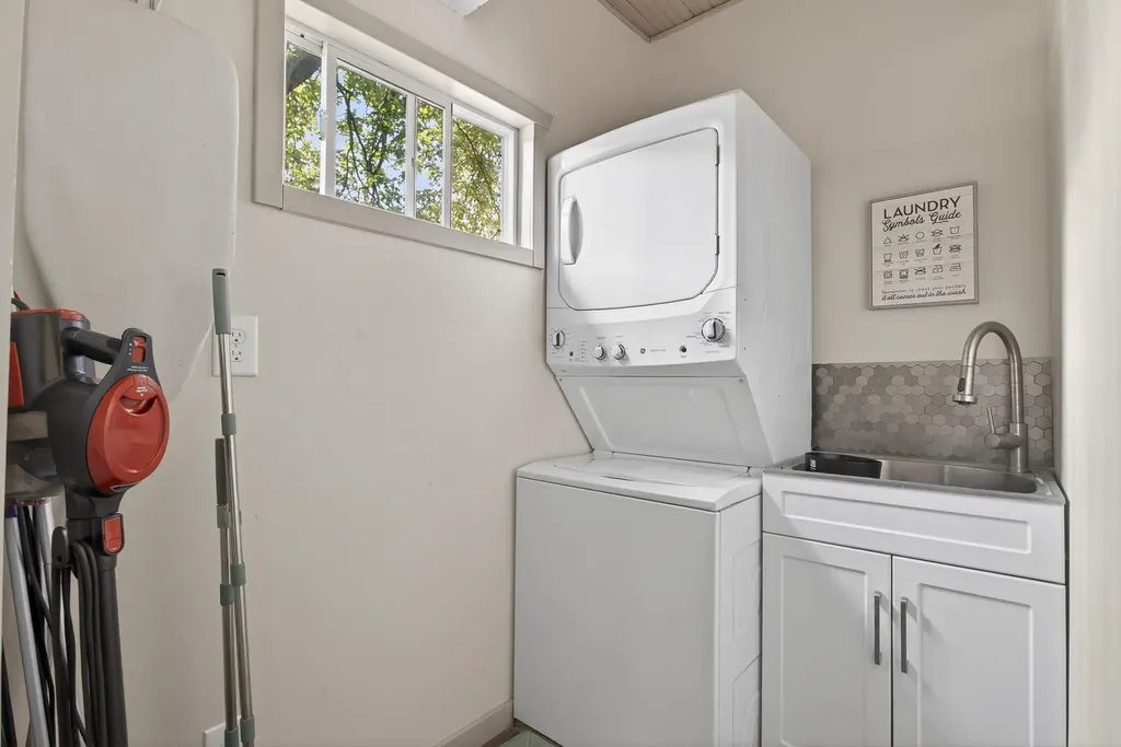6875 Hammond Avenue SE Gaines Charter Township MI 49316