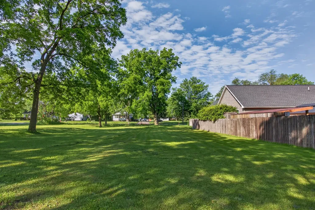 6875 Hammond Avenue SE Gaines Charter Township MI 49316