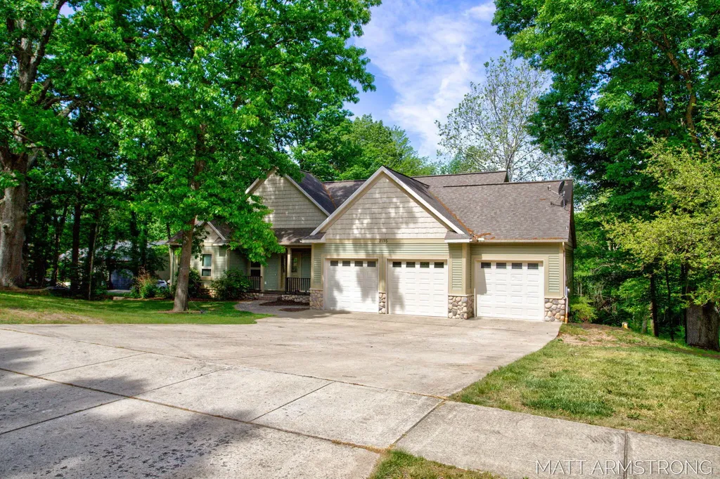 2135 Hilltop View Drive Dorr Township MI 49323