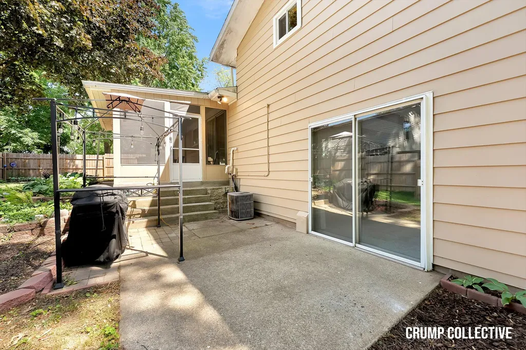 1467 Mapleview Street SE Kentwood City MI 49508