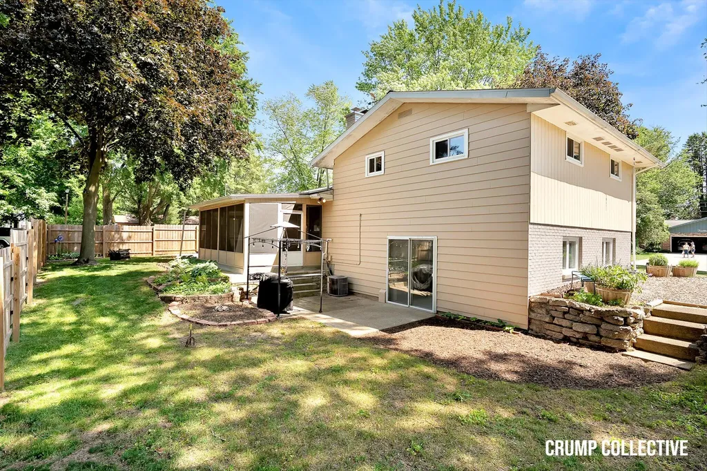 1467 Mapleview Street SE Kentwood City MI 49508