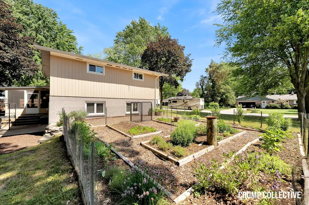 1467 Mapleview Street SE Kentwood City MI 49508